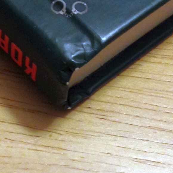 3 for $10 book sale! Mystery, Middle Grade Level -  Framed, Gordon Korman - Picture 4 of 8